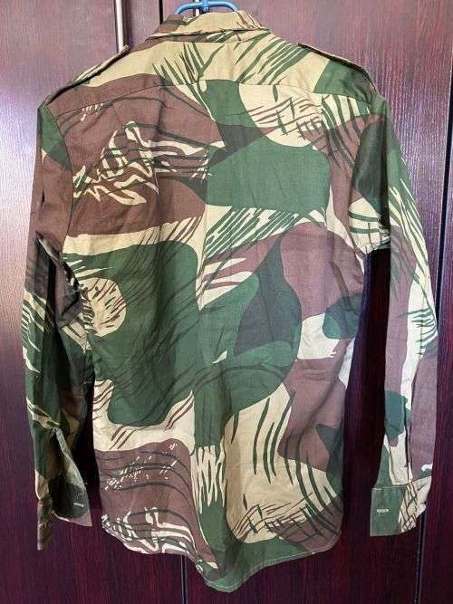 RHODEISA CAMO LONG SLEEVE SHIRT, SIZE MEDIUM-MEASURES 55 CM ARMPIT TO ARMPIT-GOOD CONDITION WITHOUT
