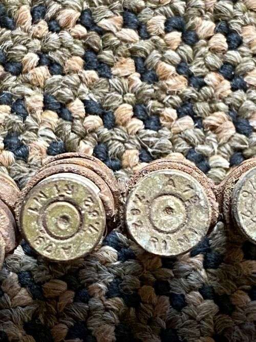 96 FFE SHELLS ATTACHED IN THEIR ORIGINAL BELT,AS USED BY LMG IN THE BUSH WAR-TOTAL LENGTH 125 CM, 7,