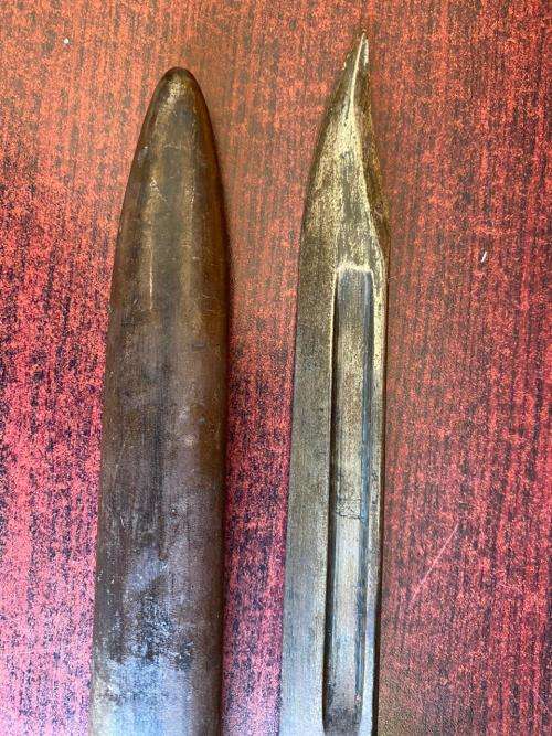 SOUTH AFRICAN NO 9 BAYONET FOR THE FAL AND R1 RIFLE-METAL SCABBARD