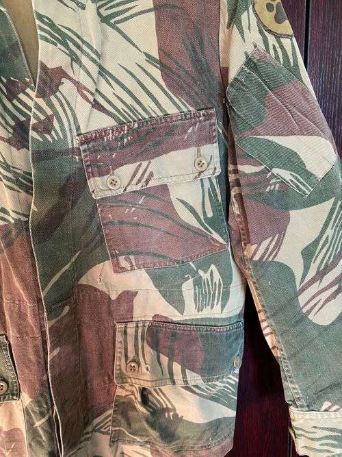 RHODESIAN CAMO JACKET-SIZE MEDIUM TO LARGE- MEASURES 58 CM ARMPIT TO ARMPIT-P.A.T.U PATCH ON ONE SHO