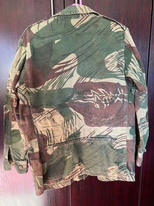 RHODESIAN CAMO JACKET-SIZE MEDIUM TO LARGE- MEASURES 58 CM ARMPIT TO ARMPIT-P.A.T.U PATCH ON ONE SHO