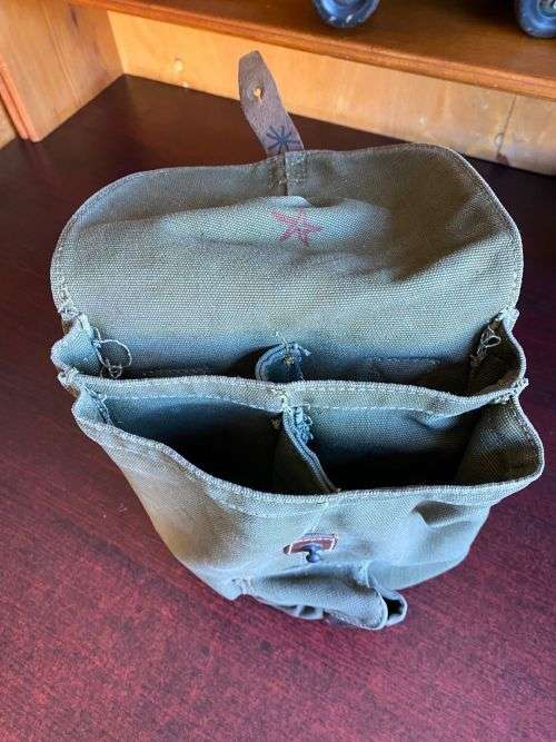 ORIGINAL SOVIET RPK 4 POCKET,MAGAZINE CARRY POUCH FOR 40 ROUND MAGAZINES IN VERY GOOD CONDITION-MAG