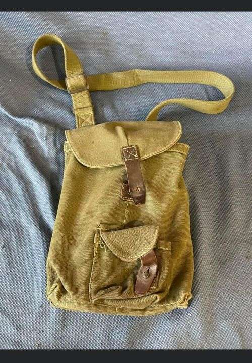 ORIGINAL SOVIET RPK 4 POCKET,MAGAZINE CARRY POUCH FOR 40 ROUND MAGAZINES IN VERY GOOD CONDITION-MAG