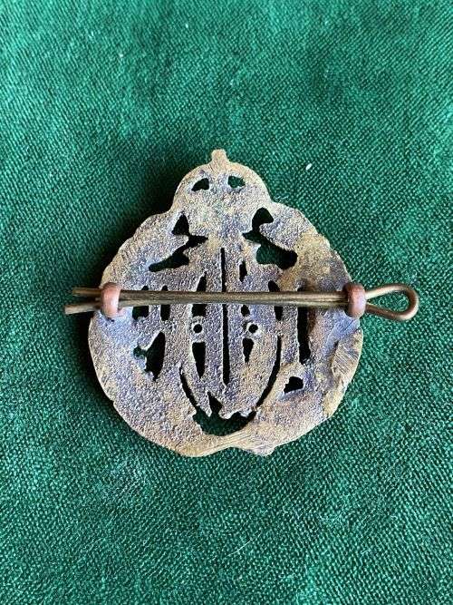 ROYAL AUSTRALIAN AIR FORCE CAP BADGE-WW2- 2 LUGS