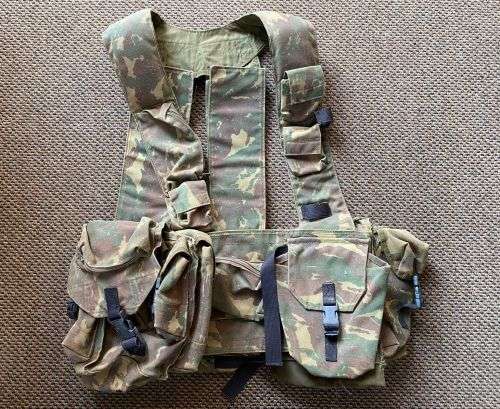 SADF-32 BATTALION BATTLE JACKET-COMPLETE AND GOOD CONDITION-CLIPS AND ZIPS ALL WORKING