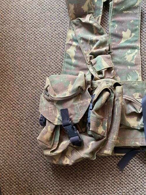 SADF-32 BATTALION BATTLE JACKET-COMPLETE AND GOOD CONDITION-CLIPS AND ZIPS ALL WORKING