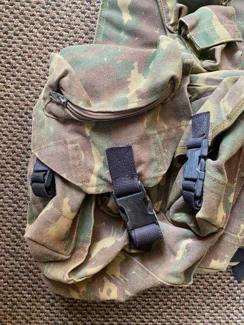 SADF-32 BATTALION BATTLE JACKET-COMPLETE AND GOOD CONDITION-CLIPS AND ZIPS ALL WORKING