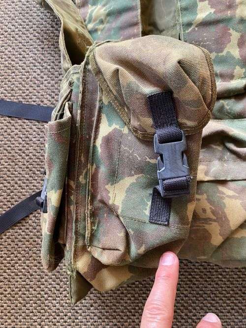 SADF-32 BATTALION BATTLE JACKET-COMPLETE AND GOOD CONDITION-CLIPS AND ZIPS ALL WORKING