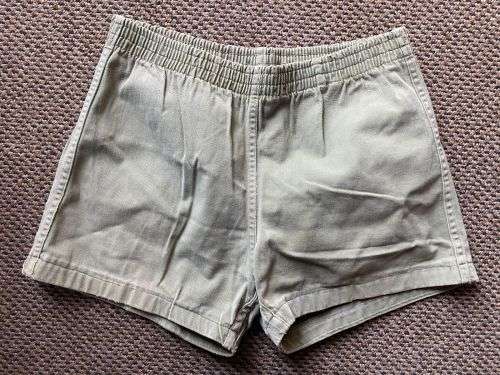 RHODESIAN OLIVE GREEN SHORTS-SIZE 32-GOOD CONDITION