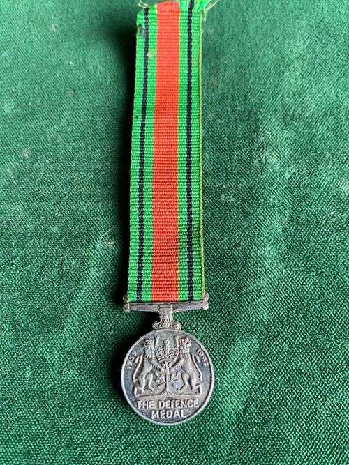MINIATURE WW2 DEFENCE MEDAL