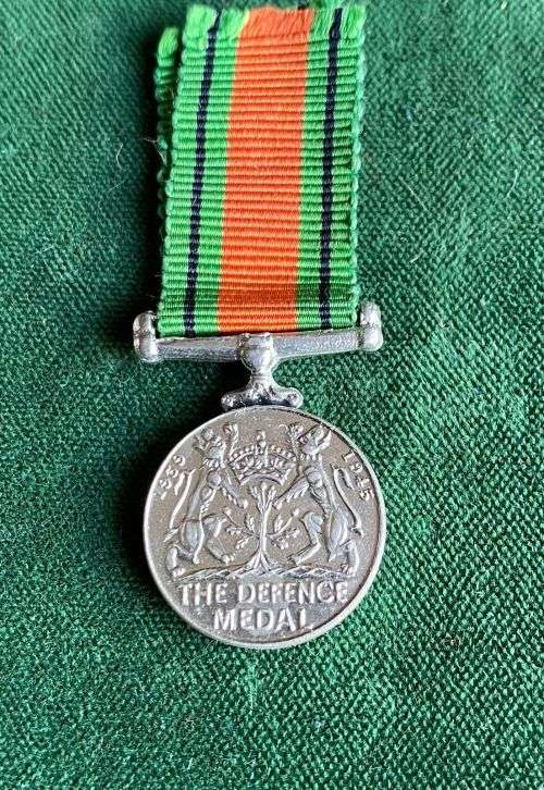 MINIATURE WW2 DEFENCE MEDAL