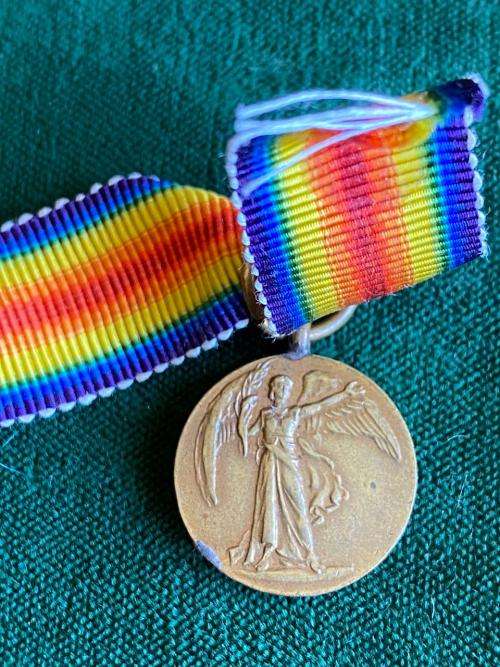 MINIATURE WW1 VICTORY MEDAL