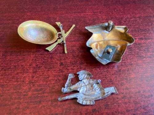 SELECTION OF 3 WW2 PERIOD BADGES-SOLD TOGETHER
