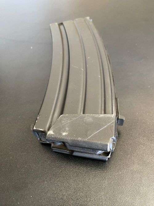 GOOD CONDITION METAL 5,56 RIFLE MAGAZINE TO FIT R4/R5/LM4/LM5 AND LM6-30 ROUNDS-COMPLETE AND WORKING
