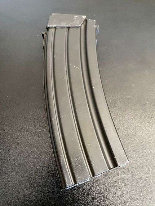 GOOD CONDITION METAL 5,56 RIFLE MAGAZINE TO FIT R4/R5/LM4/LM5 AND LM6-30 ROUNDS-COMPLETE AND WORKING