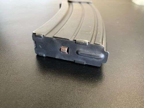 GOOD CONDITION METAL 5,56 RIFLE MAGAZINE TO FIT R4/R5/LM4/LM5 AND LM6-30 ROUNDS-COMPLETE AND WORKING