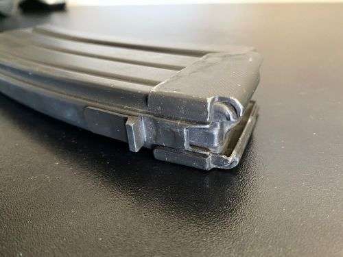 GOOD CONDITION METAL 5,56 RIFLE MAGAZINE TO FIT R4/R5/LM4/LM5 AND LM6-30 ROUNDS-COMPLETE AND WORKING
