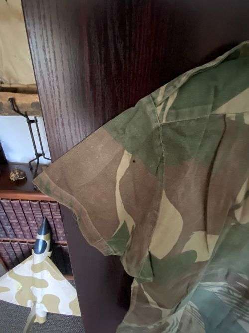 RHODESIA CAMO SHORT SLEEVE SHIRT-SIZE SMALL-MEASURES 50CM ARMPIT TO ARMPIT-PLEASE NOTE DAMAGE-LOOK A