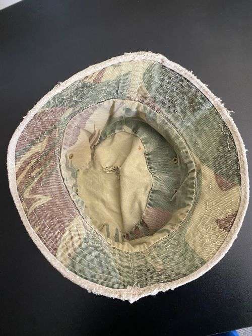 WELL USED,ORIGINAL RHODESIAN CAMO BUSH HAT-SIZE LARGE-INSIDE RING MEASURES 56CM-PIECE OF HISTORY