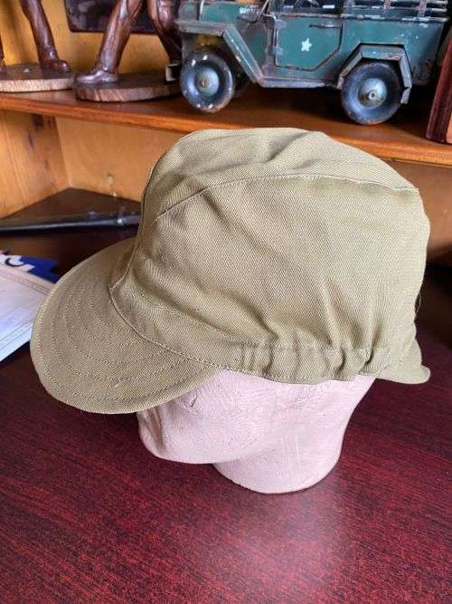 RECCE COPY TYPE F,LIGHT BROWN CAP- STILL WITH PAPER LABEL FOR CROSS REFERENCE CHART-SIZE M,INSIDE RI