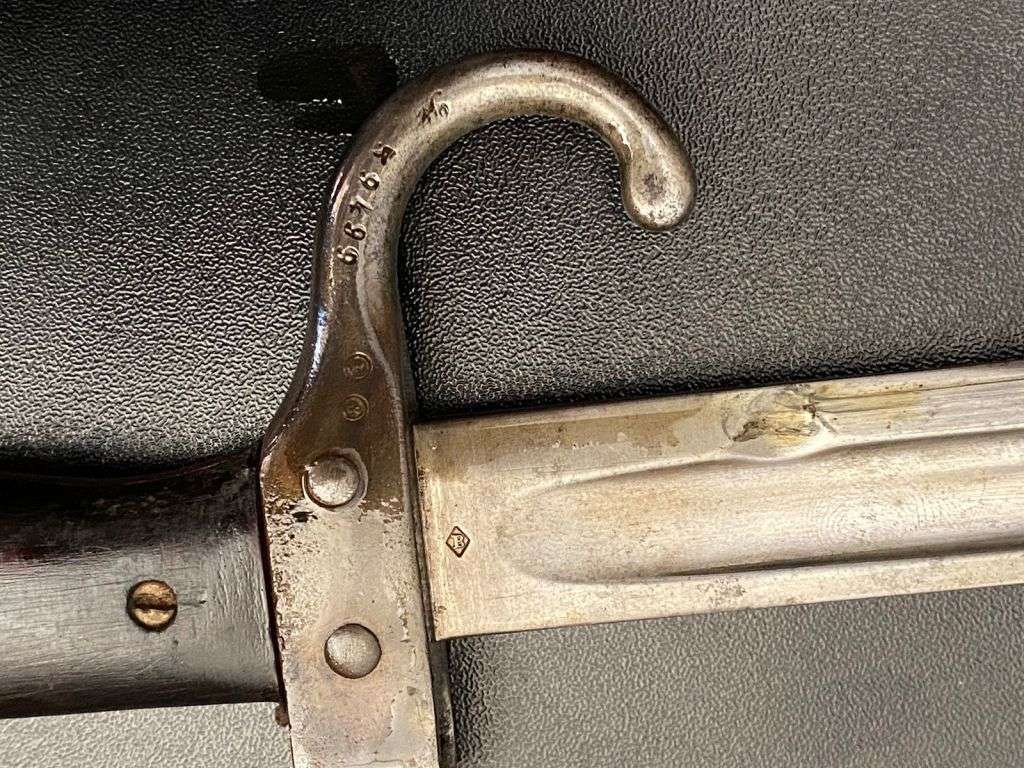 FRANCE 1892/17 BERTHIER BAYONET WITH SCABBARD AND LEATHER FROG-THIS BAYONET HAVE FIRST PATTERN BLACK