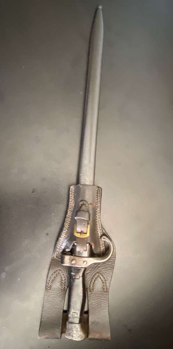 FRANCE 1892/17 BERTHIER BAYONET WITH SCABBARD AND LEATHER FROG-THIS BAYONET HAVE FIRST PATTERN BLACK