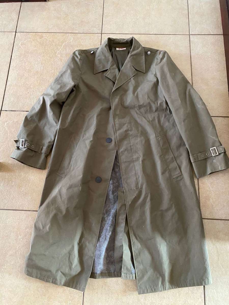 WEST GERMAN MILITARY RAIN COAT-SIZE MEDIUM -MEASURES 53CM ARMPIT TO ARMPIT-GOOD CONDITION WITH ALL B