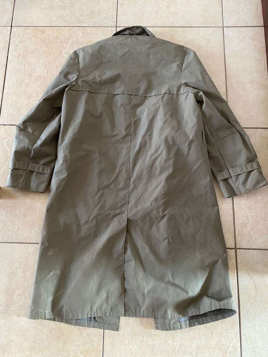 WEST GERMAN MILITARY RAIN COAT-SIZE MEDIUM -MEASURES 53CM ARMPIT TO ARMPIT-GOOD CONDITION WITH ALL B