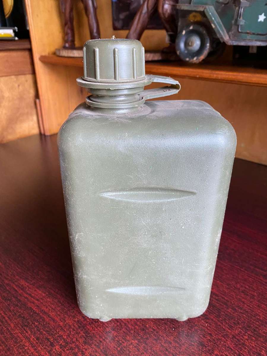 PERIOD 2L WATER BOTTLE