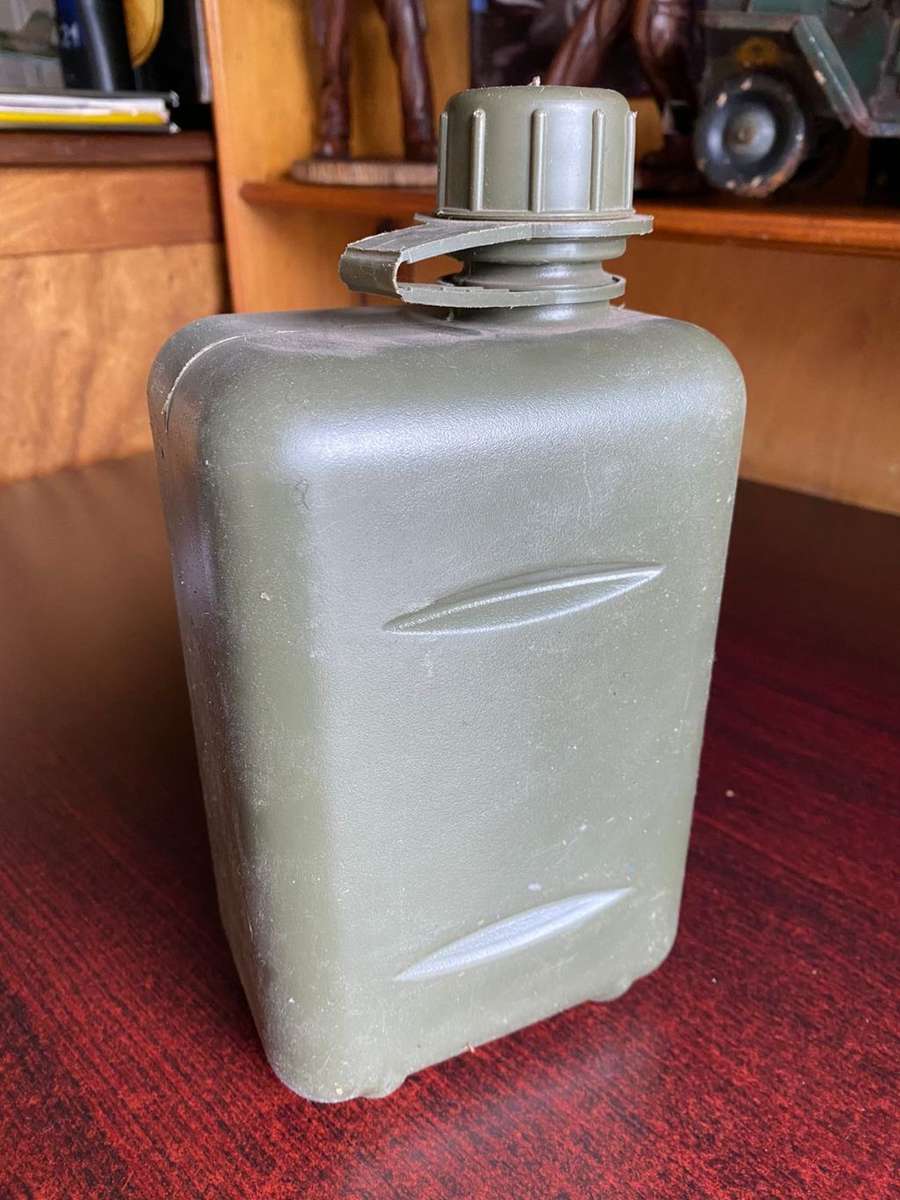 PERIOD 2L WATER BOTTLE