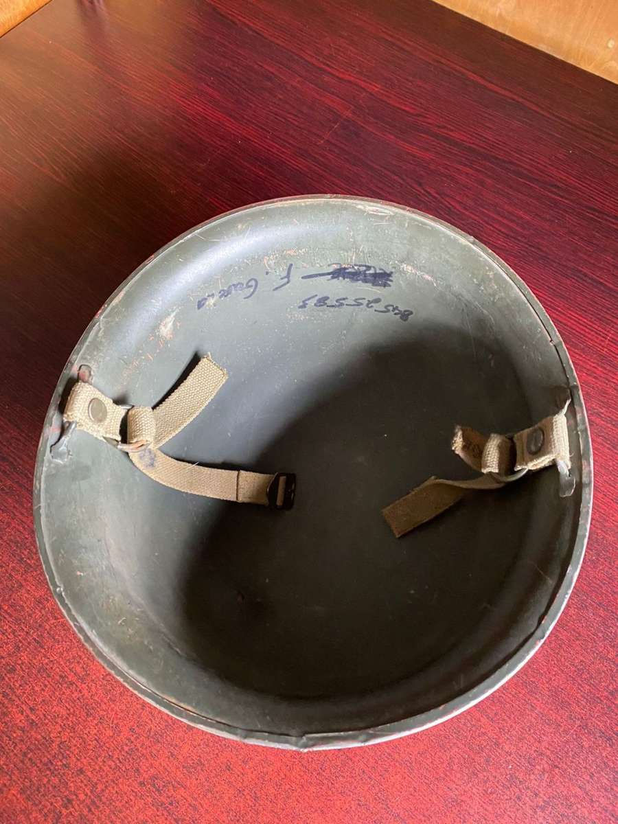 SADF PERIOD STAALDAK WITH NO INNER-COMES WITH CHIN STRAP