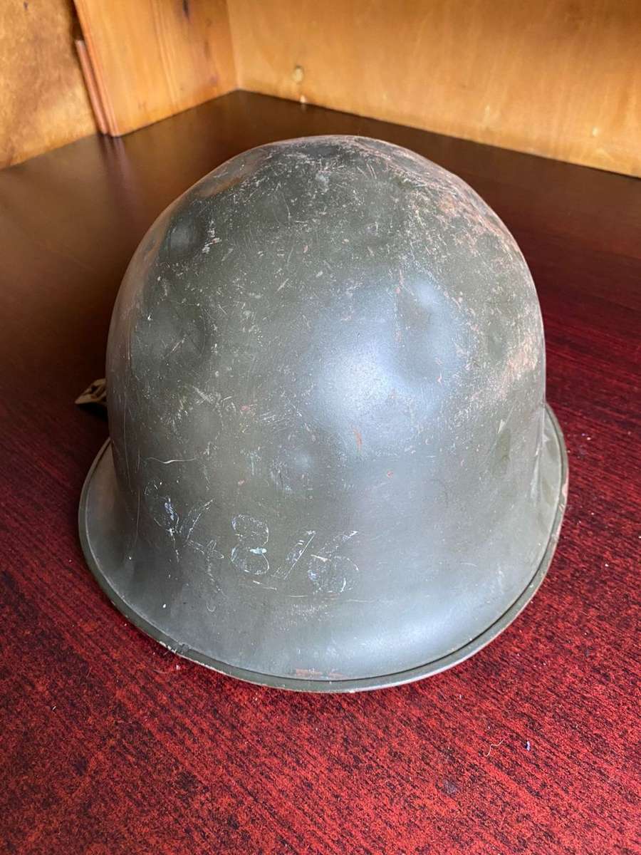 SADF PERIOD STAALDAK WITH NO INNER-COMES WITH CHIN STRAP