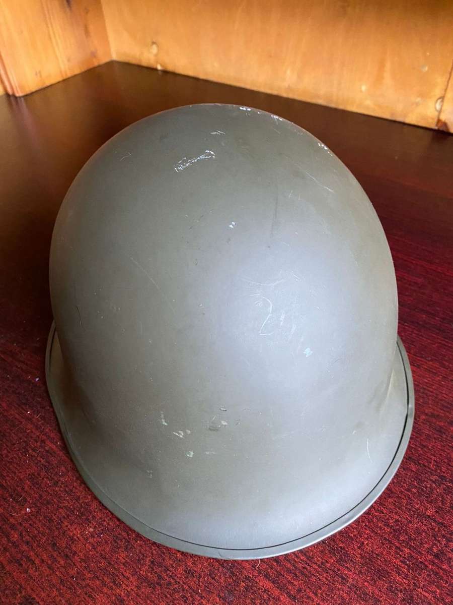SADF PERIOD STAALDAK WITH NO INNER-COMES WITH CHIN STRAP