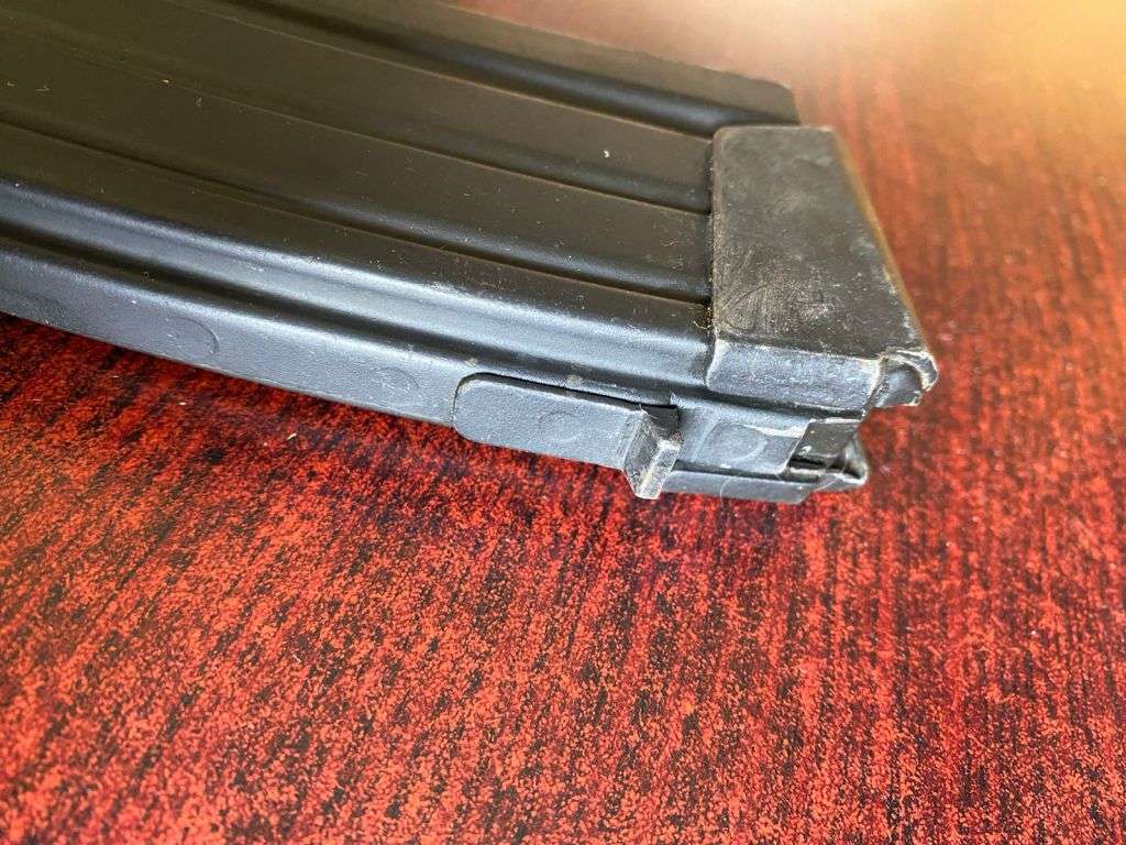 32 ROUND MAGAZINE FOR R1/R4/R5/LM4/LM5/GALIL OR MICRO GALIL-METAL-COMPLETE AND IN GOOD WORKING CONDI