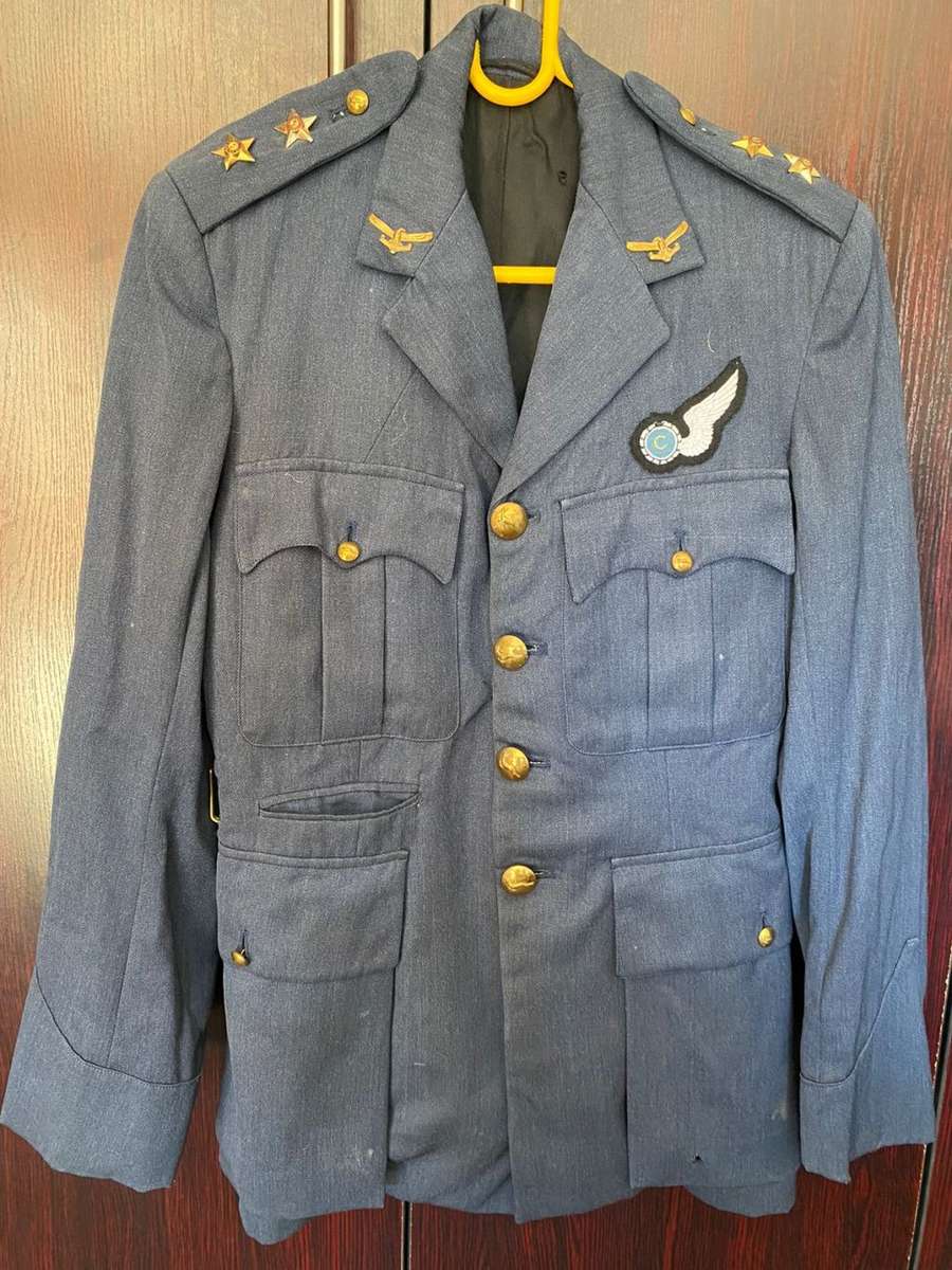 SAAF JACKET,SIZE SMALL-MEASURES 45CM ARMPIT TO ARMPIT