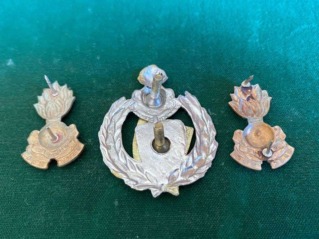 2 FIELD ENGINEER REGT. CAP AND COLLARS-APPROVED IN 1986-LUGS + PINS INTACT