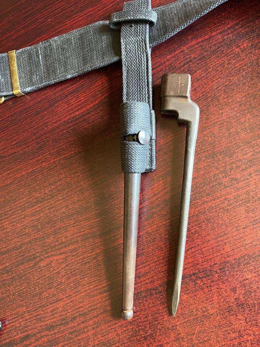 RHODESIAN BSAP PARADE WEBBING BELT WITH NO 4 MK 11 SPIKE BAYONET-ALL IN GOOD CONDITION-BELT WITH BRA