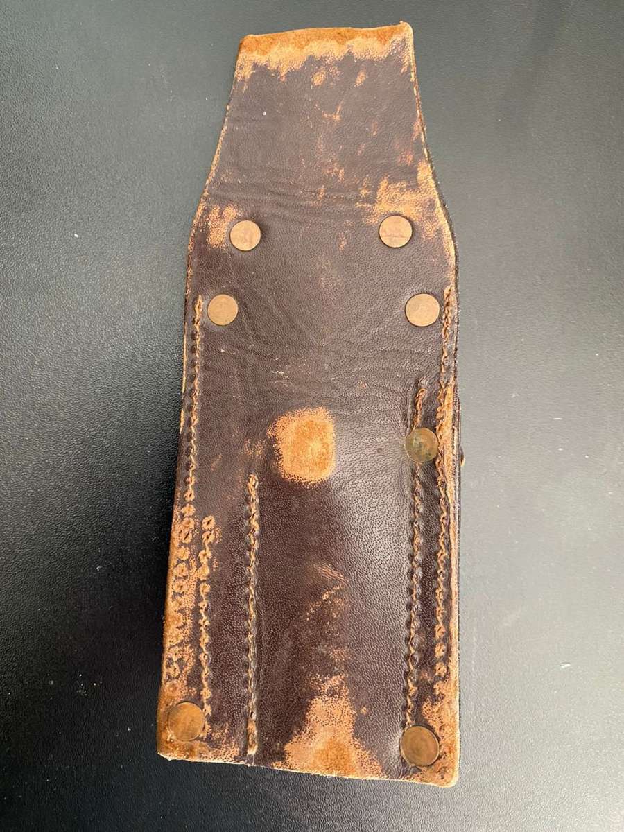 SA LEATHER FROG FOR THE NO 4 BAYONET-SIMILAR TO THAT USED ON THE SA NO 9 BAYONET