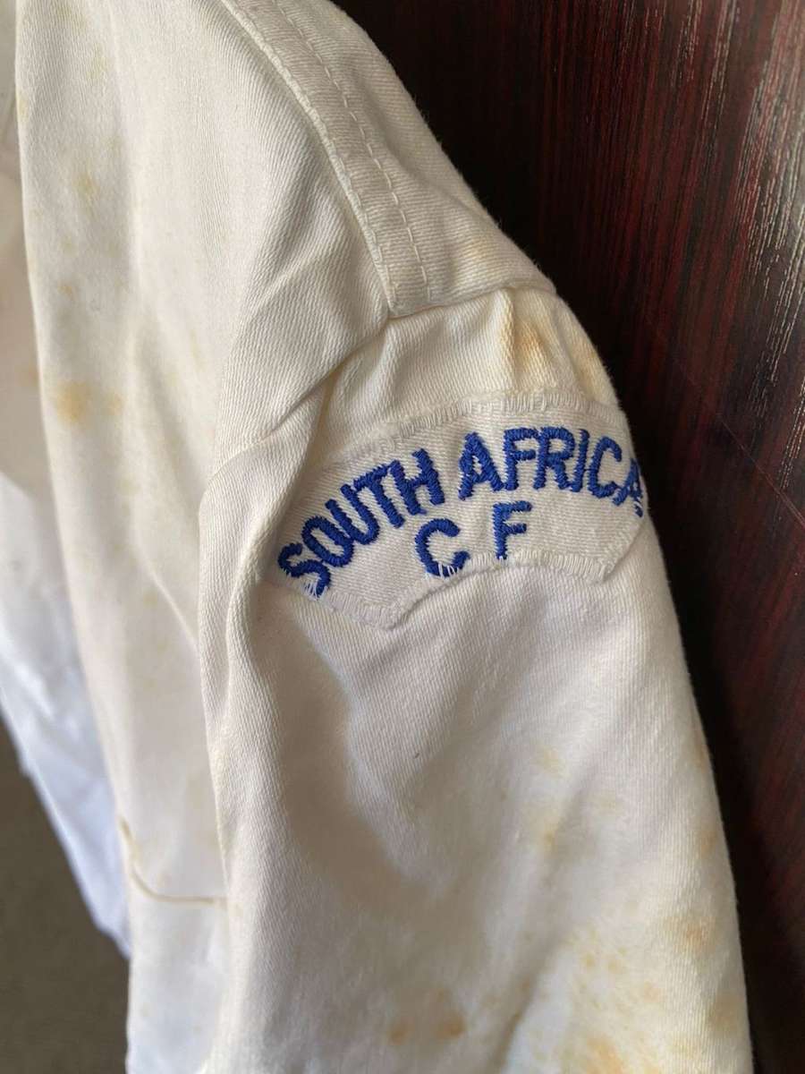 SA NAVY JACKET FOR RADAR OPERATOR-SIZE MEDIUM-MEASURES 55CM ARMPIT TO ARMPIT- NO BUTTONS