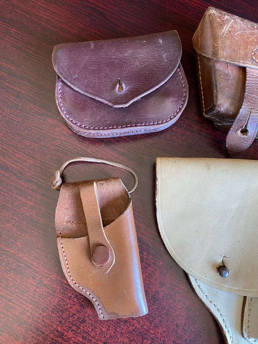 SELECTION OF 6 LEATHER HOLSTERS AND POUCHES-SOLD TOGETHER