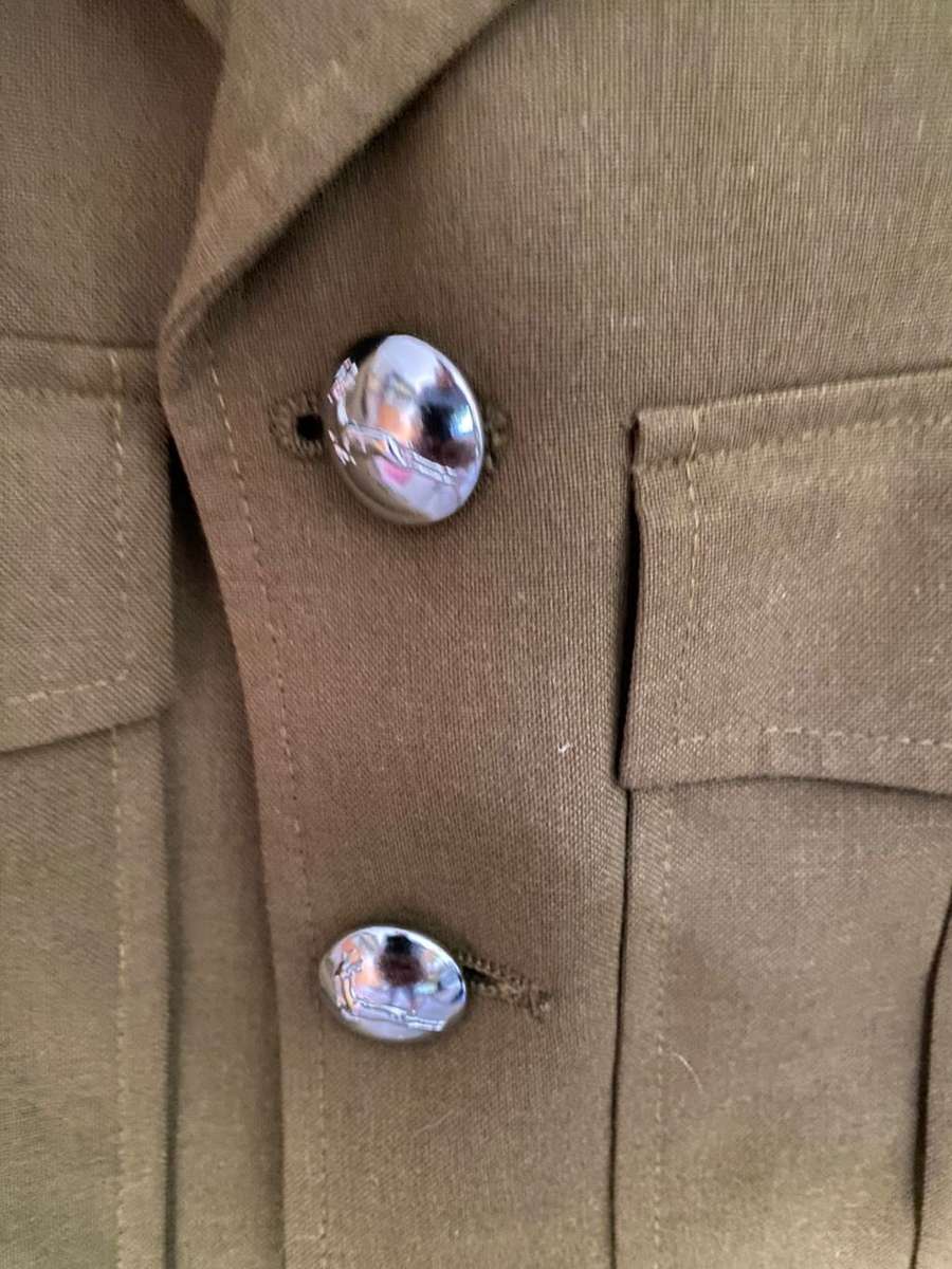 SA INFANTRY STEP OUT JACKET -SIZE MEDIUM-MEASURES 52CM ARMPIT TO ARMPIT