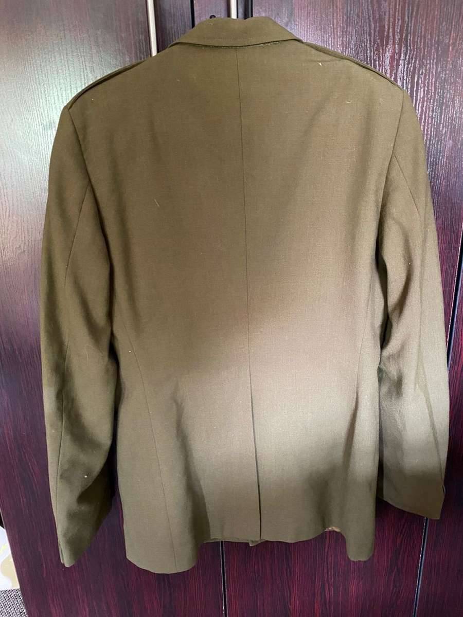 SA INFANTRY STEP OUT JACKET -SIZE MEDIUM-MEASURES 52CM ARMPIT TO ARMPIT