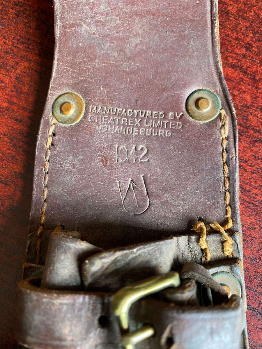 SA LEATHER FROG FOR THE NO 1 BAYONET MADE IN JOHANNESBURG AND STAMPED 1942