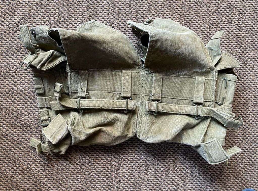 PATTERN 73 RHODESIA WEBBING-KIDNEY POUCHES