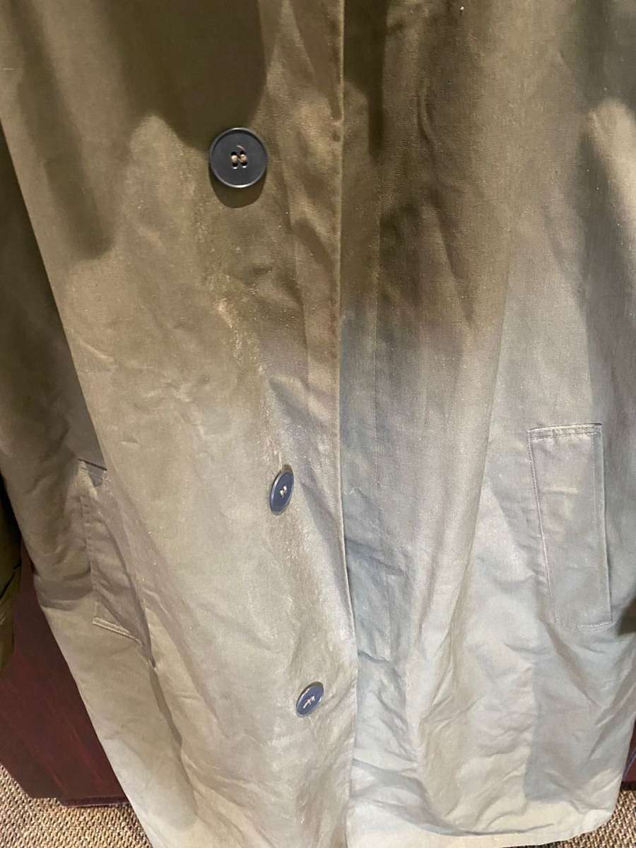 WEST GERMAN,MILITARY ISSUE RAIN COAT HIGH QUALITY IN ALMOST UNWORN CONDITION-SIZE MEDIUM TO LARGE-ME