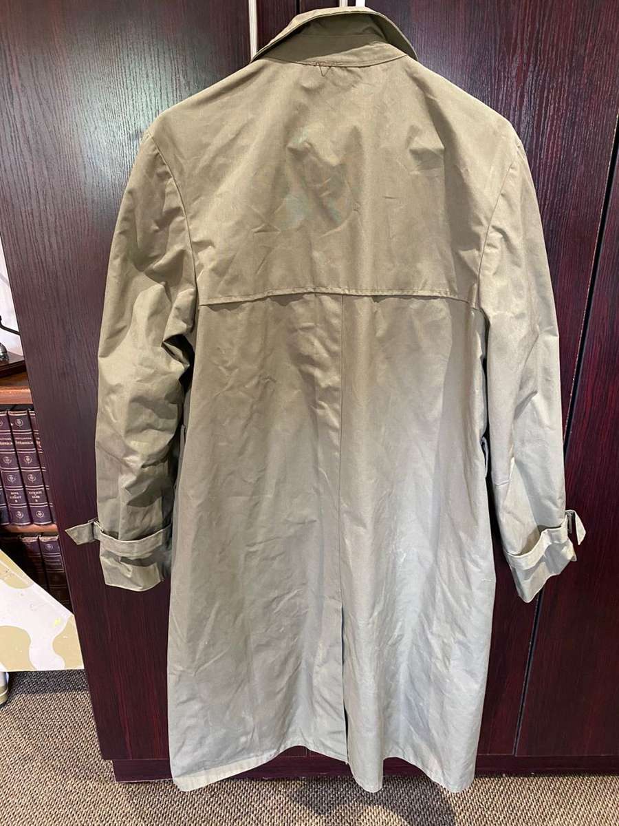 WEST GERMAN,MILITARY ISSUE RAIN COAT HIGH QUALITY IN ALMOST UNWORN CONDITION-SIZE MEDIUM TO LARGE-ME