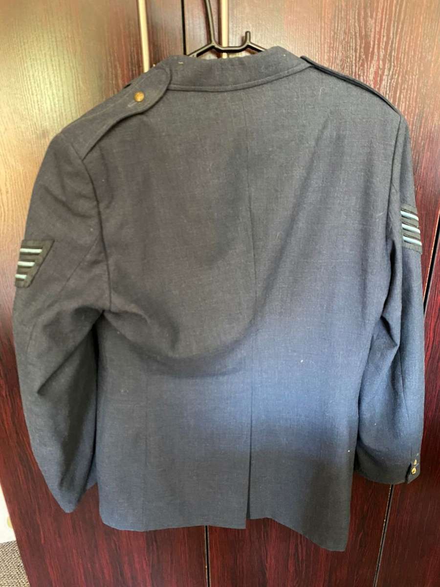 SAAF STEP OUT JACKET SIZE MEDIUM-MEASURES 53 CM ARMPIT TO ARMPIT