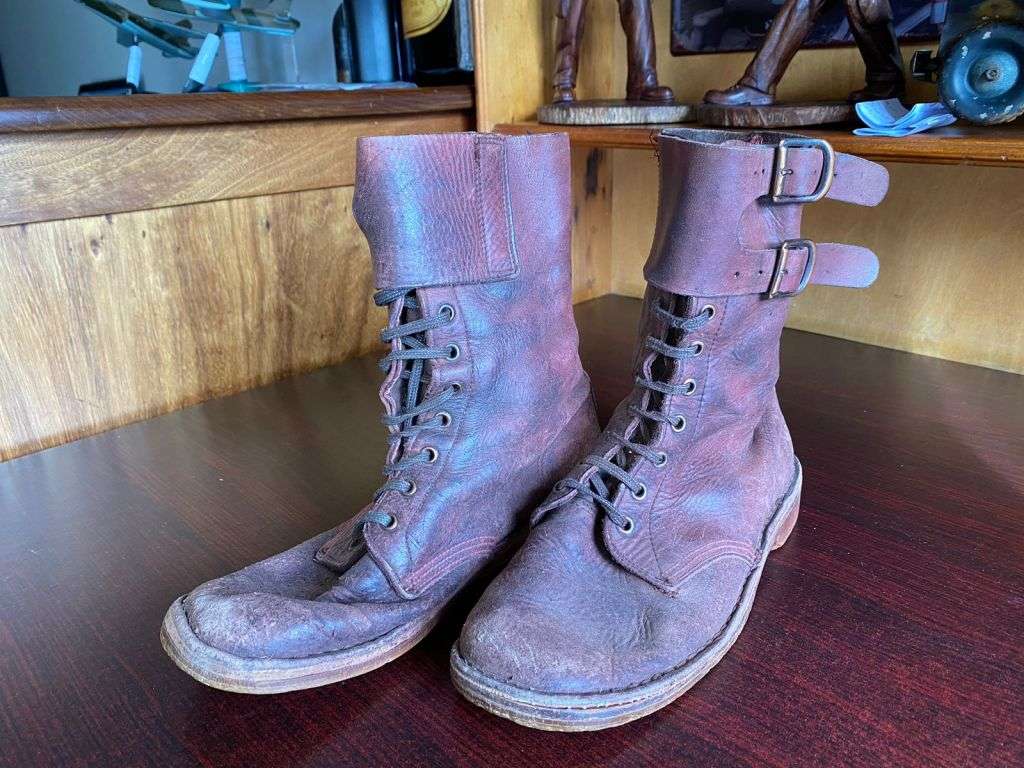 RHODESIAN ARMY ISSUE BOOTS-SIZE 7