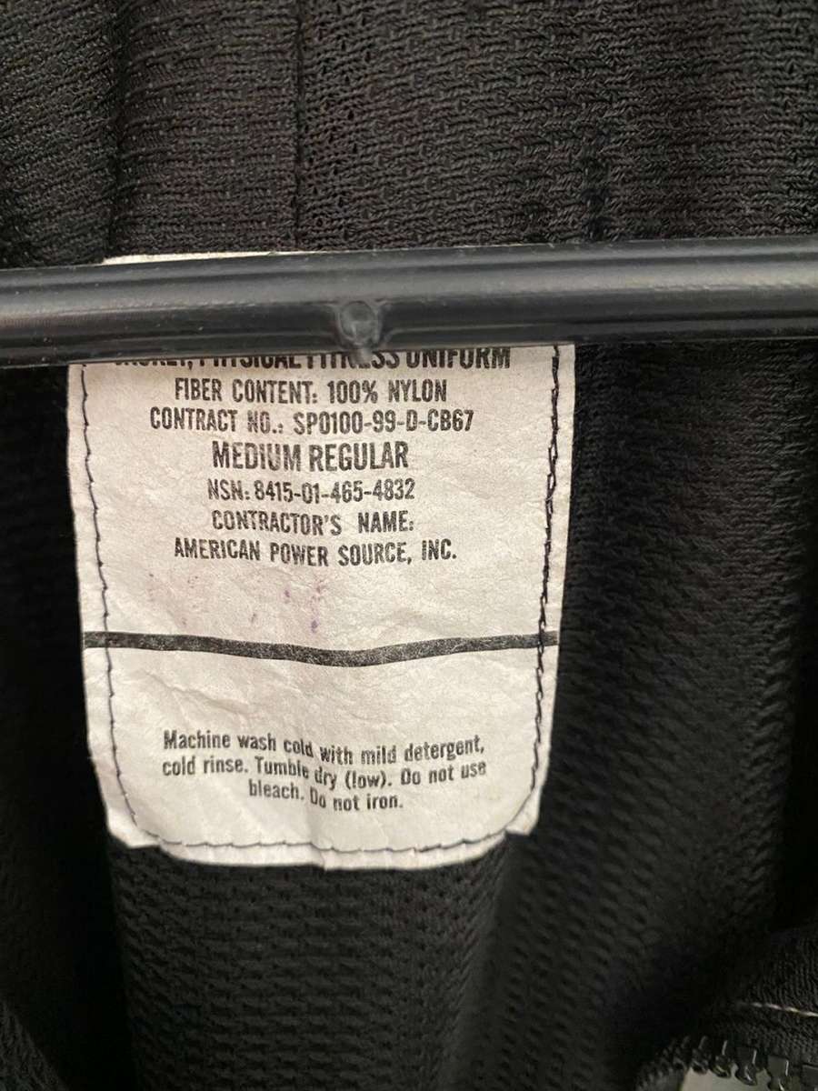 US ARMY TRAINING,WIND BREAKER-LABELLED,SIZE MEDIUM-MEASURES 50 CM ARMPIT TO ARMPIT-ZIPPER INTACT