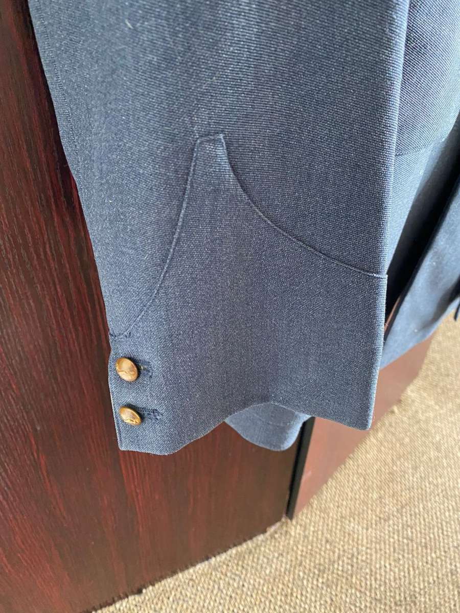 SAAF STEP OUT JACKET-SIZE SMALL-MEASURES 48 CM ARMPIT TO ARMPIT-GOOD CONDITION-NEEDS CLEANING